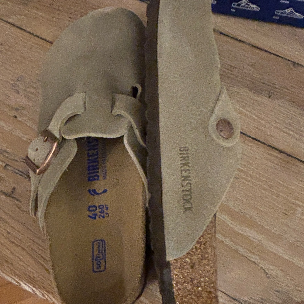 New in Box Women’s Birkenstock Boston Clogs Taupe Soft Bed SZ 40 - Picture 6 of 11